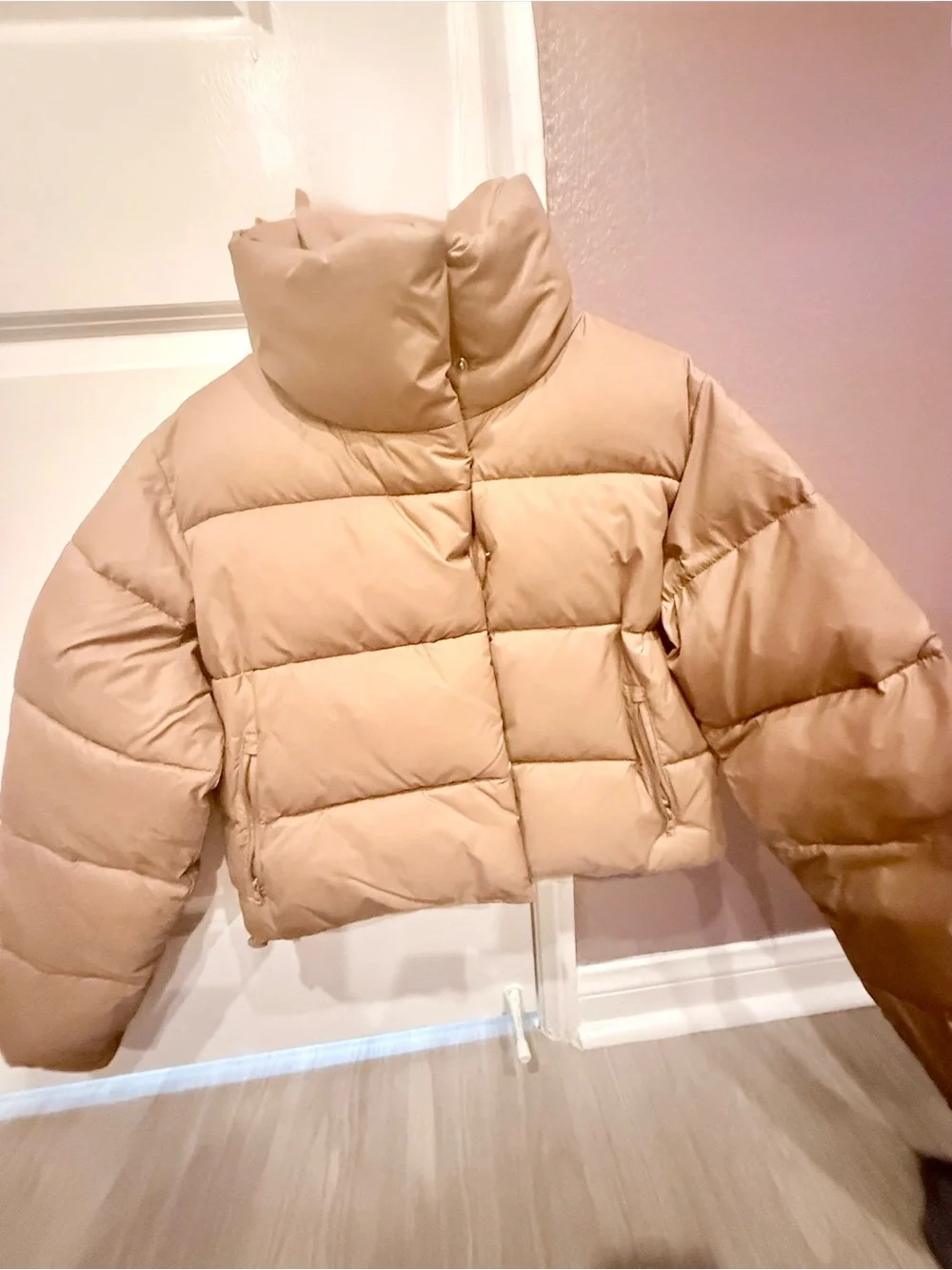 Alo Women's Cropped Puffer Jacket - Toasted Almond Limited Edition - Small